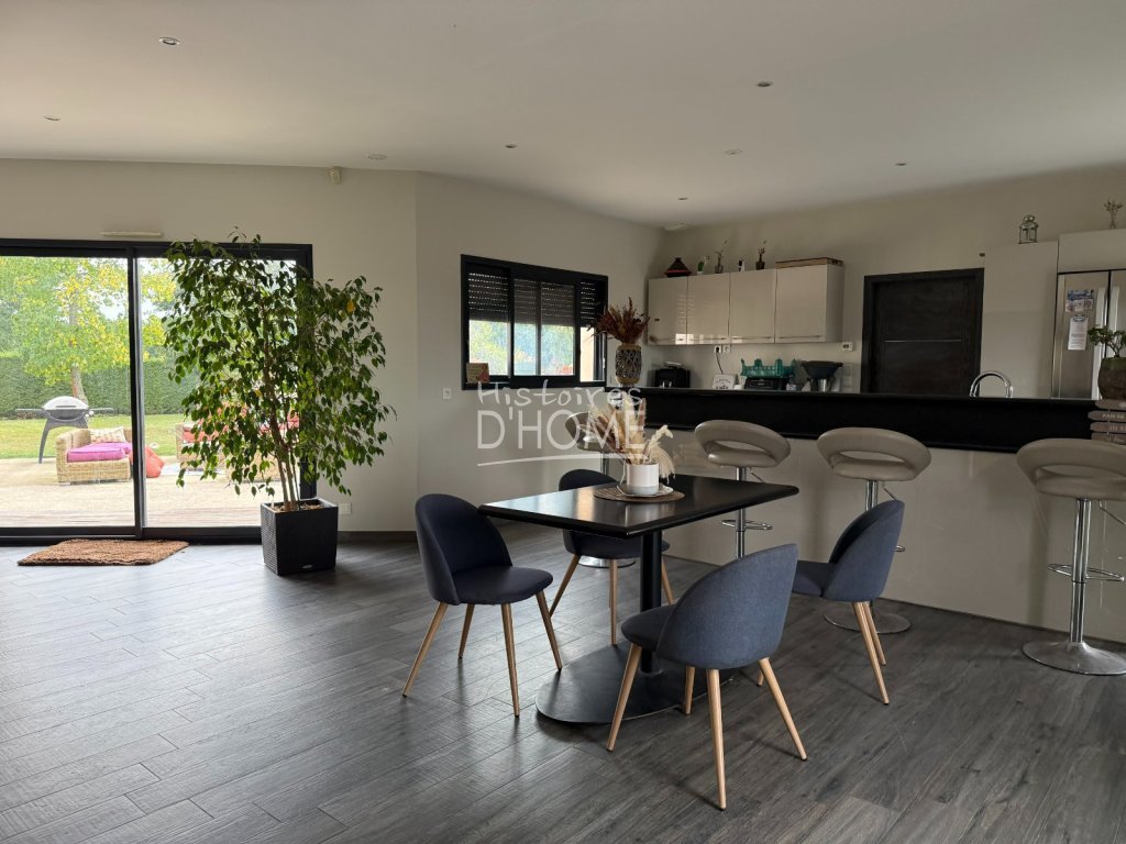 Maison PLAIN PIED traditionnelle de 2014 A VENDRE - ROZAY EN BRIE - 190 m2 - 550 000 €