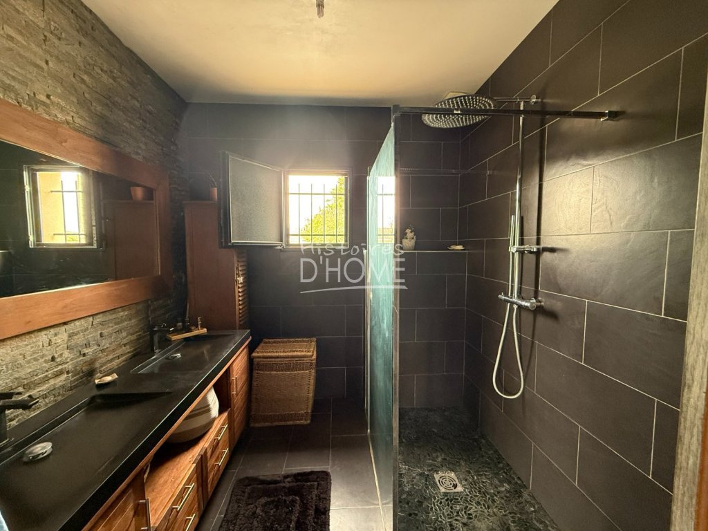 Maison PLAIN PIED traditionnelle de 2014 A VENDRE - ROZAY EN BRIE - 190 m2 - 550 000 €