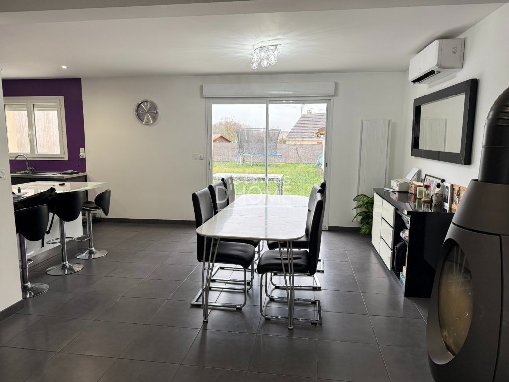 maison traditionnelle A VENDRE - ROZAY EN BRIE - 148.46 m2 - 345�000�&euro;