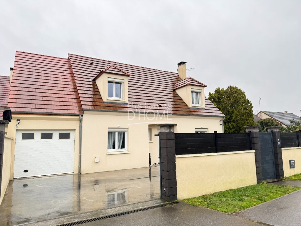 maison traditionnelle A VENDRE - ROZAY EN BRIE - 148.46 m2 - 345�000�&euro;