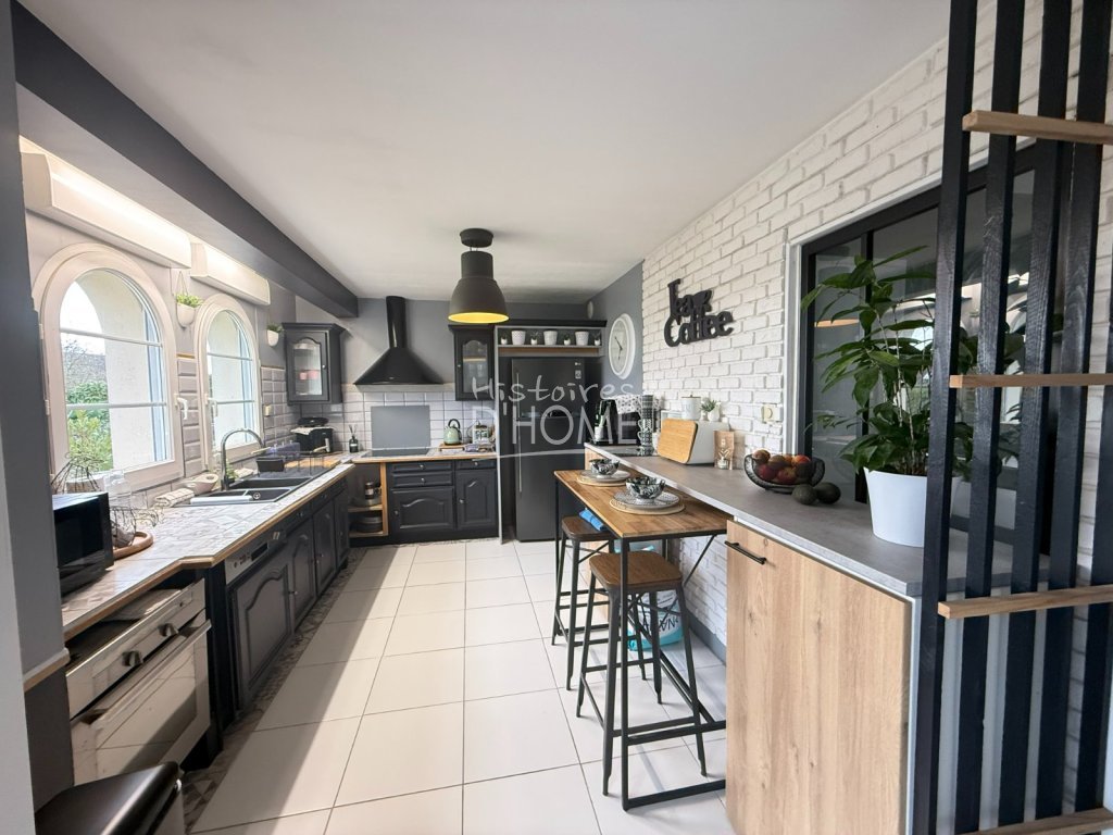 MAISON TRADITIONNELLE A VENDRE - ROZAY EN BRIE - 150 m2 - 429�000�&euro;