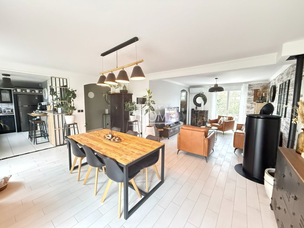 MAISON TRADITIONNELLE A VENDRE - ROZAY EN BRIE - 150 m2 - 429�000�&euro;