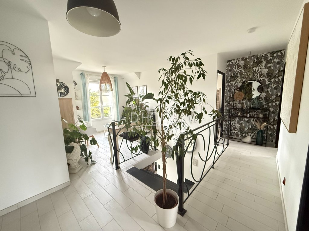 MAISON TRADITIONNELLE A VENDRE - ROZAY EN BRIE - 150 m2 - 429�000�&euro;