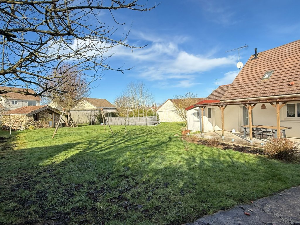 maison traditionnelle A VENDRE - ROZAY EN BRIE - 125 m2 - 279�000�&euro;