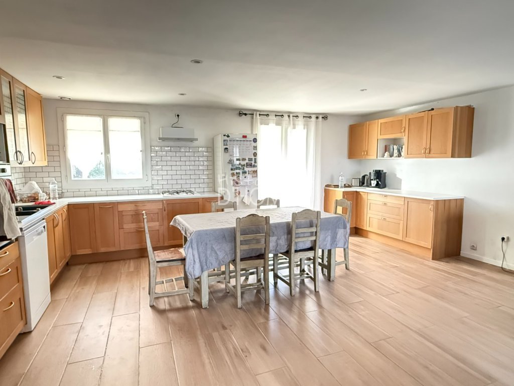 maison traditionnelle A VENDRE - ROZAY EN BRIE - 125 m2 - 279�000�&euro;