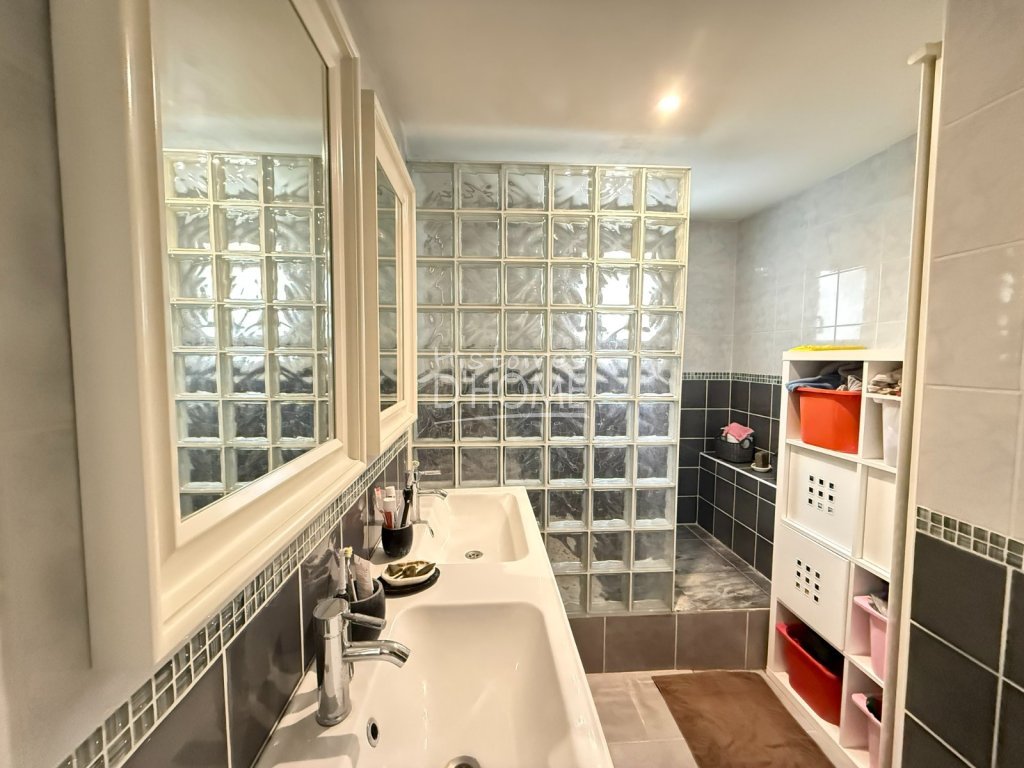 maison traditionnelle A VENDRE - ROZAY EN BRIE - 125 m2 - 279�000�&euro;