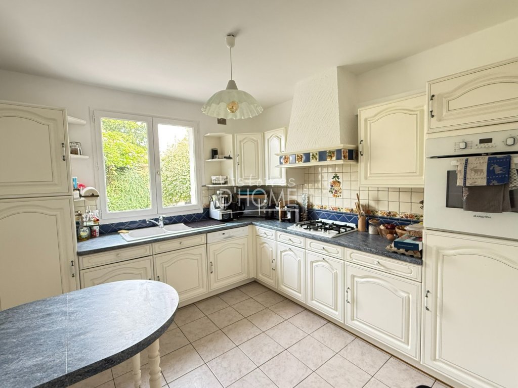 Maison Traditionnelle A VENDRE - TOURNAN EN BRIE - 181.42 m2 - 455 000 &euro;