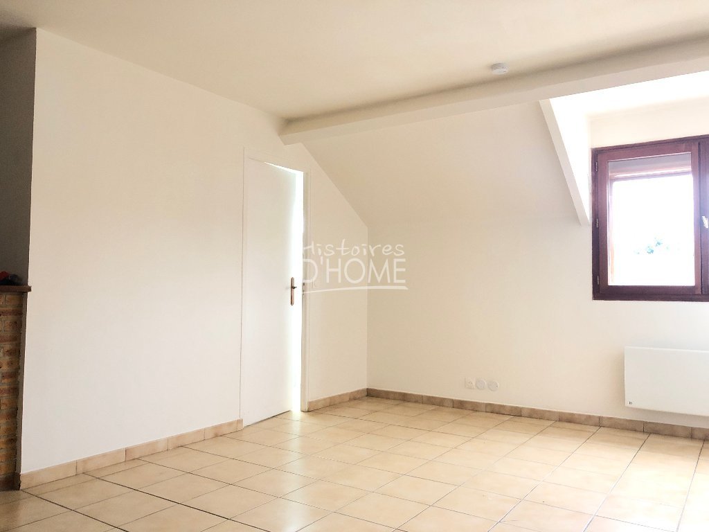 STUDIO A LOUER - GUIGNES - 30.38 m2 - 550�&euro; charges comprises par mois