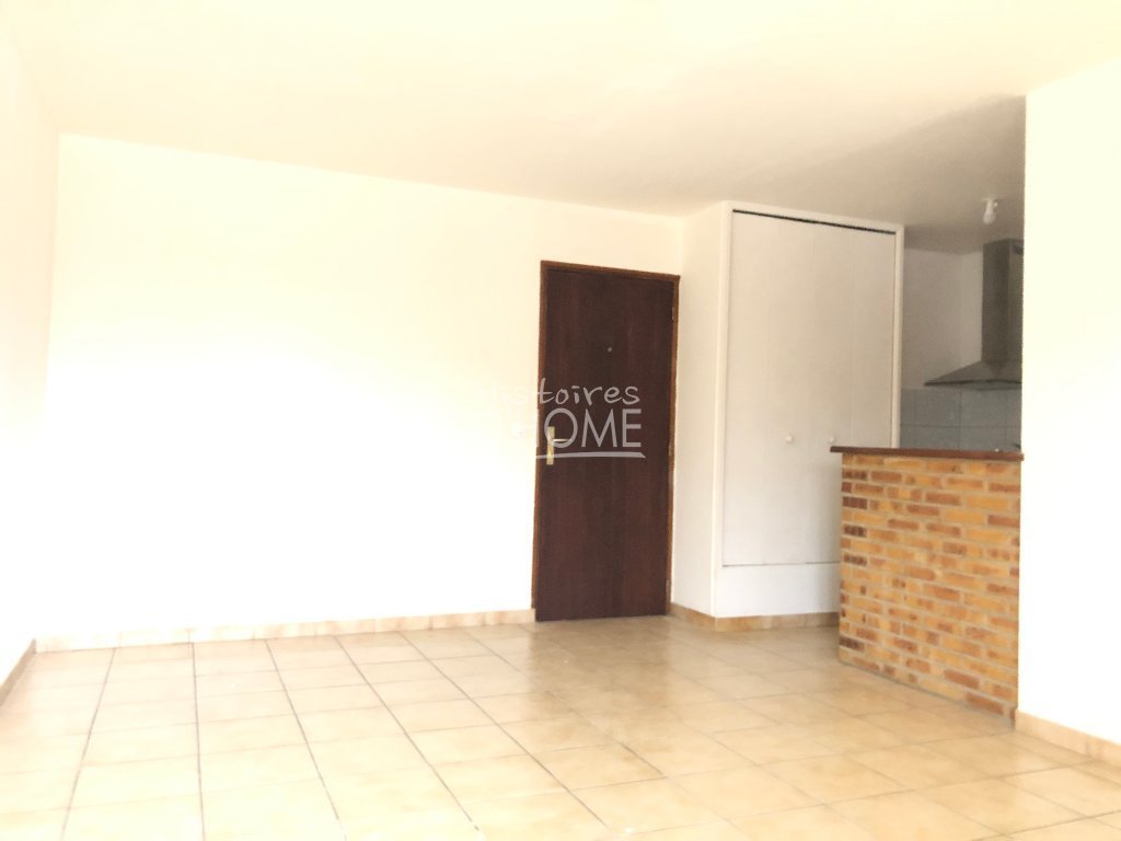 STUDIO A LOUER - GUIGNES - 30.38 m2 - 550�&euro; charges comprises par mois