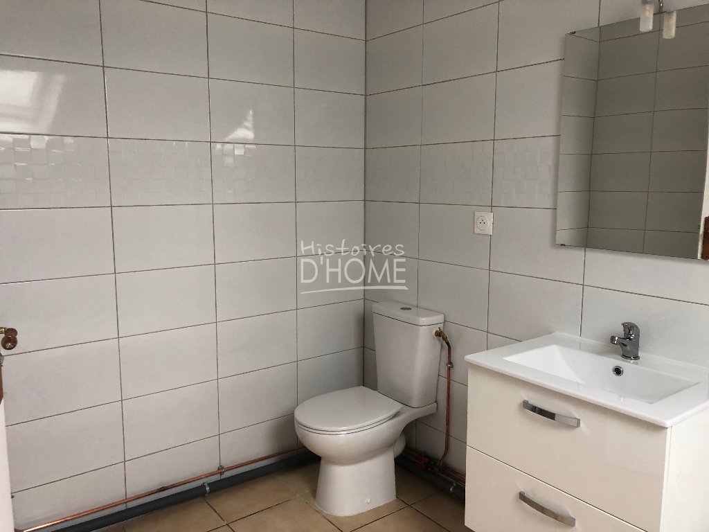 STUDIO A LOUER - GUIGNES - 30.38 m2 - 550�&euro; charges comprises par mois