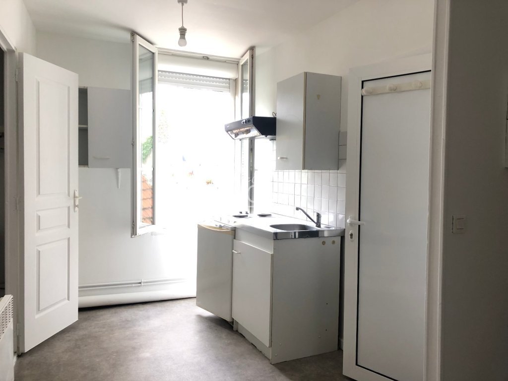 STUDIO A LOUER - ROZAY EN BRIE - 17.49 m2 - 385 &euro; charges comprises par mois