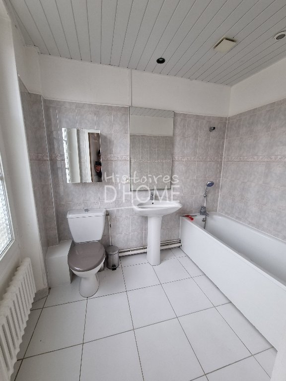 APPARTEMENT T2 A LOUER - LA FERTE GAUCHER - 43.42 m2 - 605 &euro; charges comprises par mois
