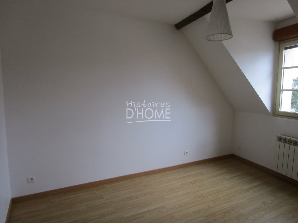 3 PIECES DUPLEX A LOUER - GUIGNES - 60.24 m2 - 855�&euro; charges comprises par mois