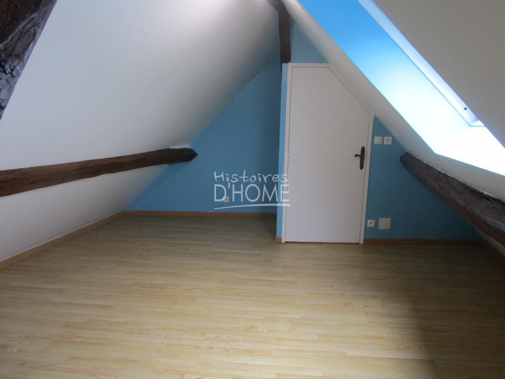 3 PIECES DUPLEX A LOUER - GUIGNES - 60.24 m2 - 855�&euro; charges comprises par mois