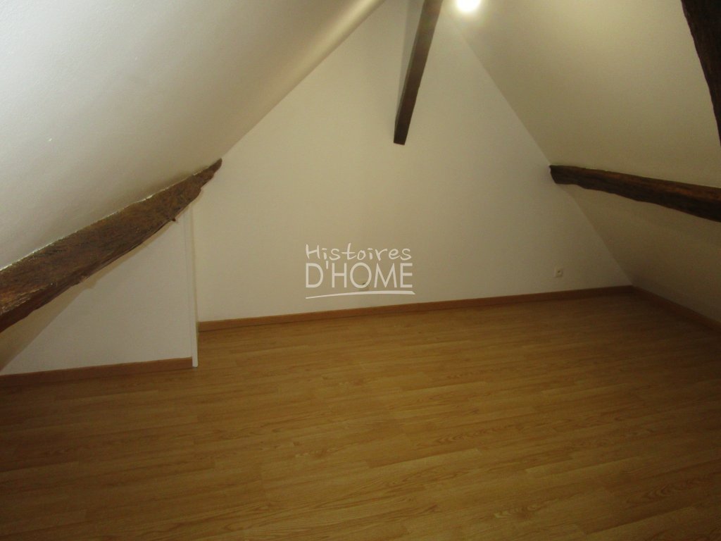 3 PIECES DUPLEX A LOUER - GUIGNES - 60.24 m2 - 855�&euro; charges comprises par mois