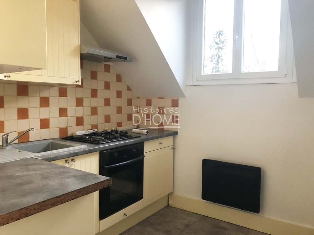 APPARTEMENT T3 A LOUER - ROZAY EN BRIE CENTRE VILLE - 59.76 m2 - 820 &euro; charges comprises par mois