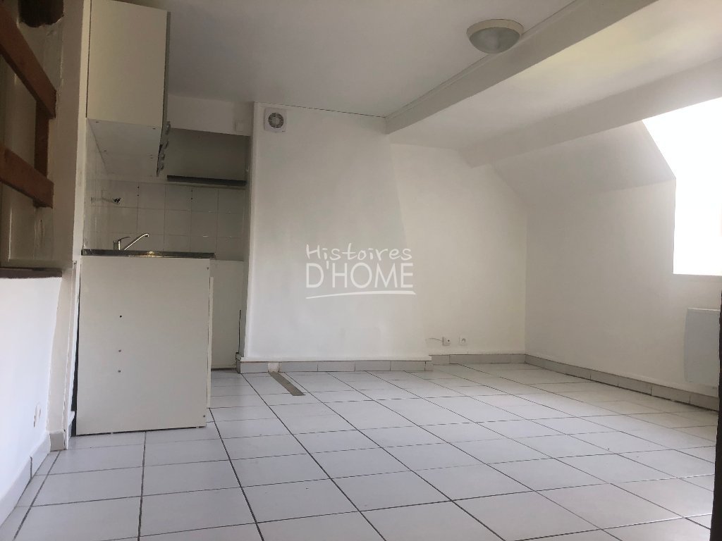 APPARTEMENT T3 A LOUER - ROZAY EN BRIE - 46.75 m2 - 667 &euro; charges comprises par mois