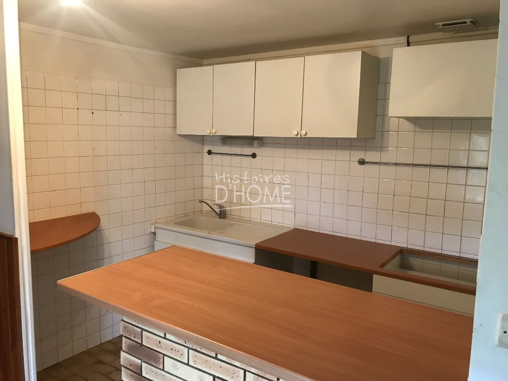 APPARTEMENT T3 A LOUER - VOINSLES - 83.41 m2 - 814 &euro; charges comprises par mois